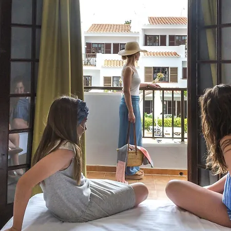 아파트호텔 Nelva Cala En Porter (Menorca)