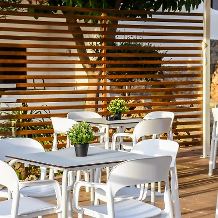 Nelva Cala En Porter (Menorca)