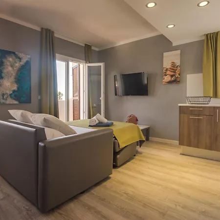 Nelva Aparthotel Cala En Porter (Menorca)