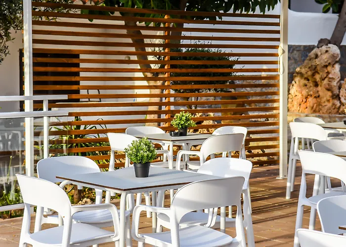 Nelva Cala En Porter (Menorca)