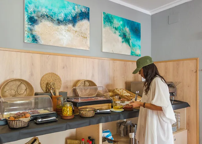 Nelva Hotel apartamentowy Cala En Porter (Menorca)