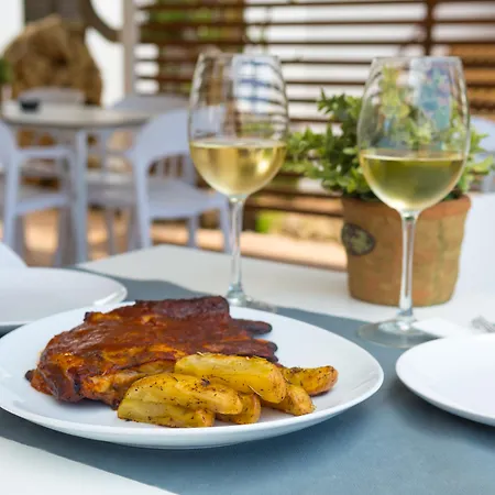 Apartmanhotel Nelva 3*