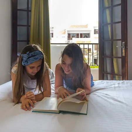 Nelva Cala En Porter (Menorca)